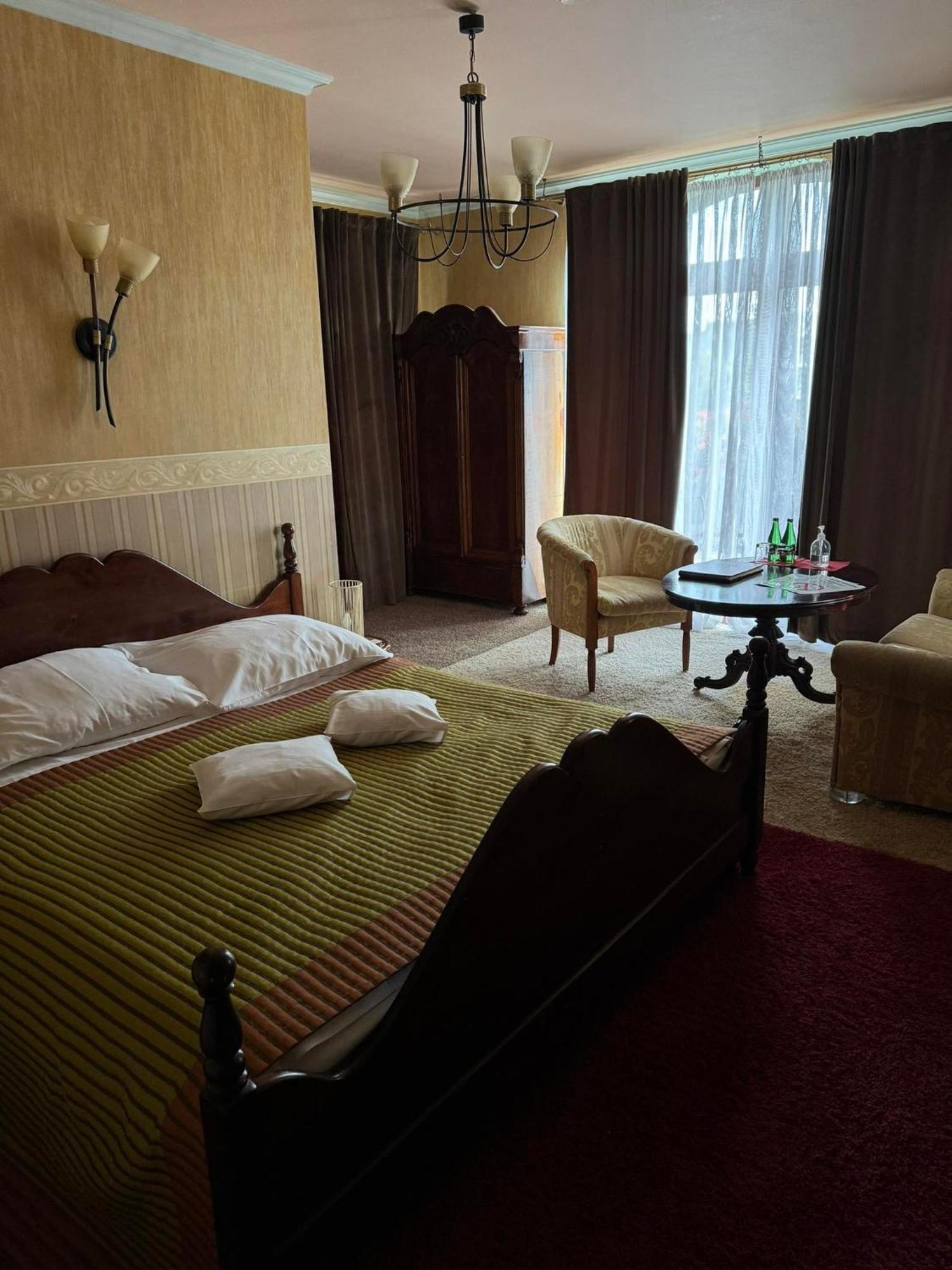 Hotel Palacyk Konin Konin  Extérieur photo