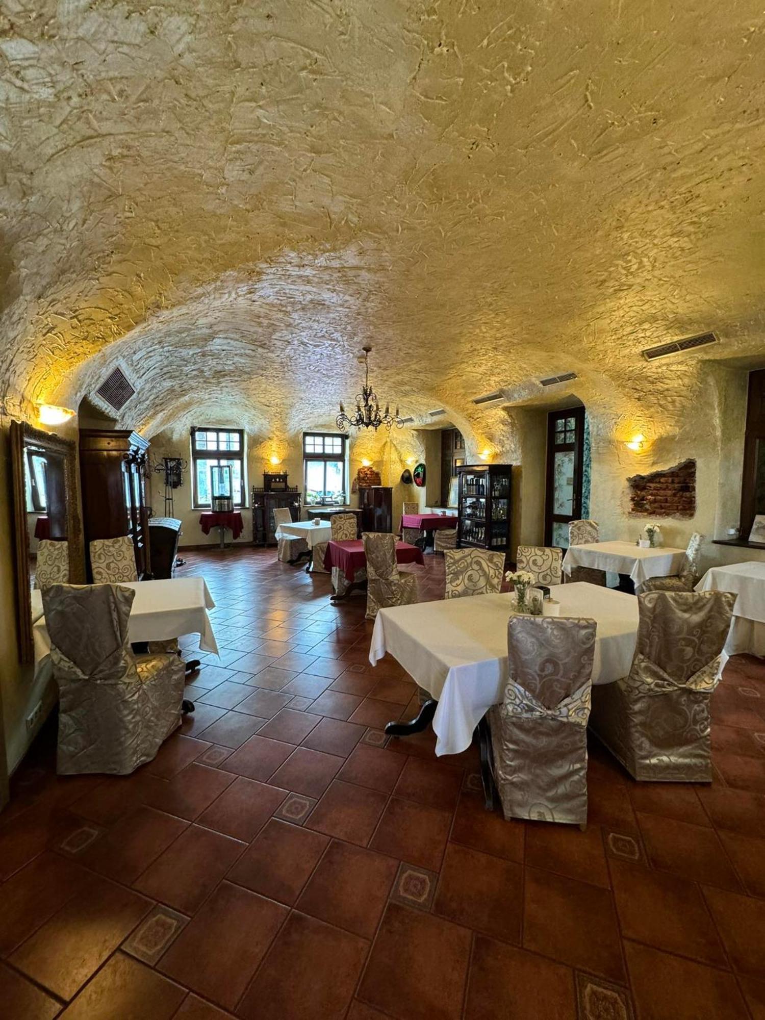 Hotel Palacyk Konin Konin  Extérieur photo