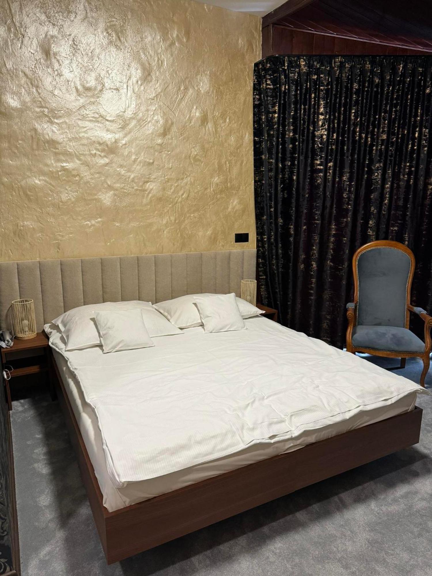 Hotel Palacyk Konin Konin  Extérieur photo