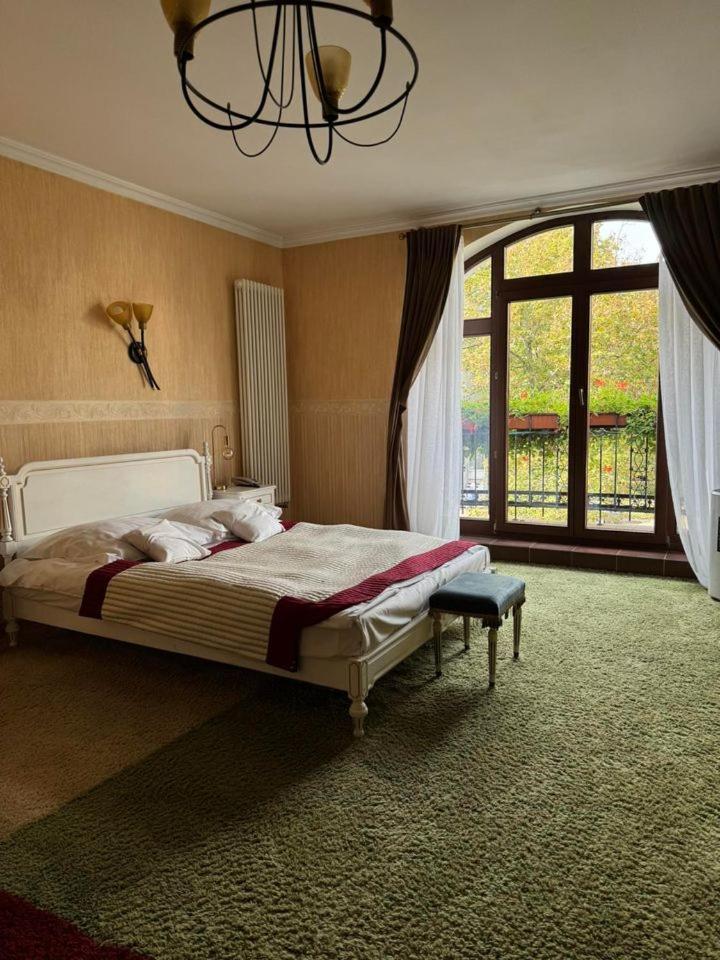 Hotel Palacyk Konin Konin  Extérieur photo